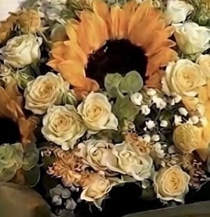 Golden Radiance Bouquet photo 4