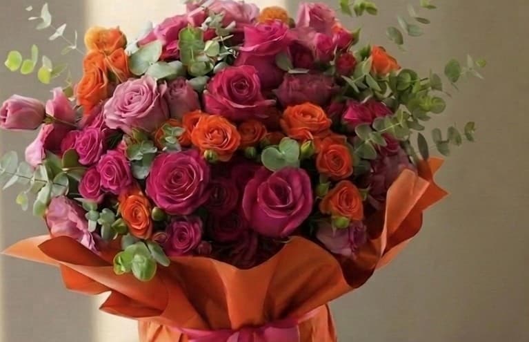 Vibrant Rose Delight photo 3