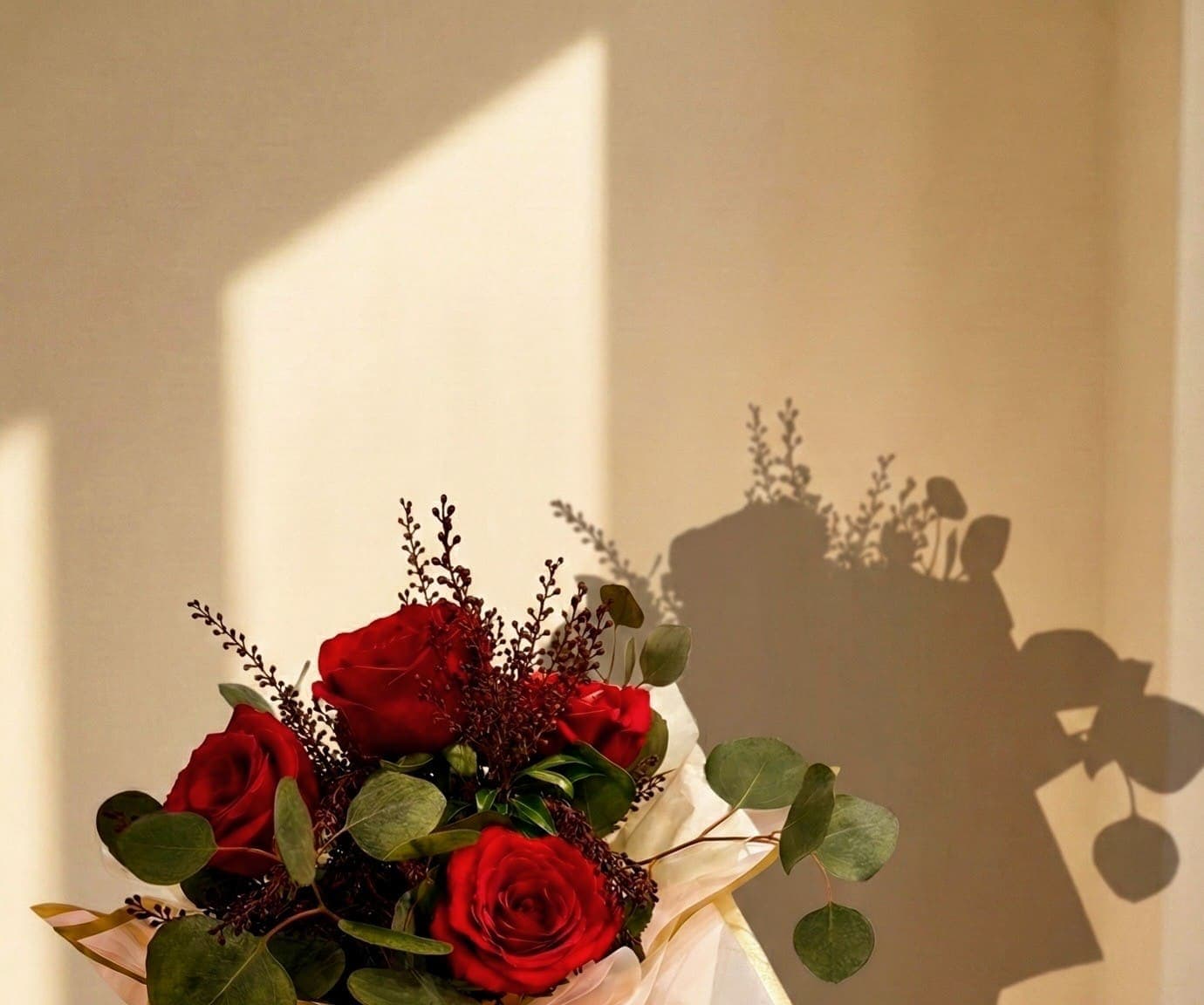 Crimson Kiss Bouquet photo 3