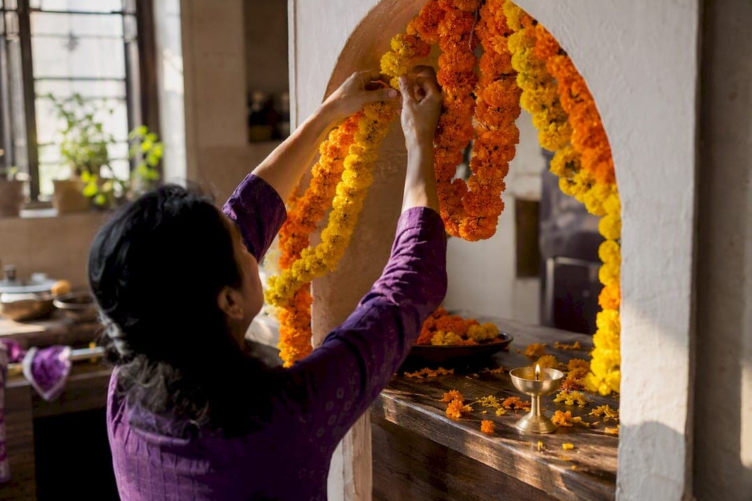 The Best Diwali Flowers for Puja, Décor, and Gifting