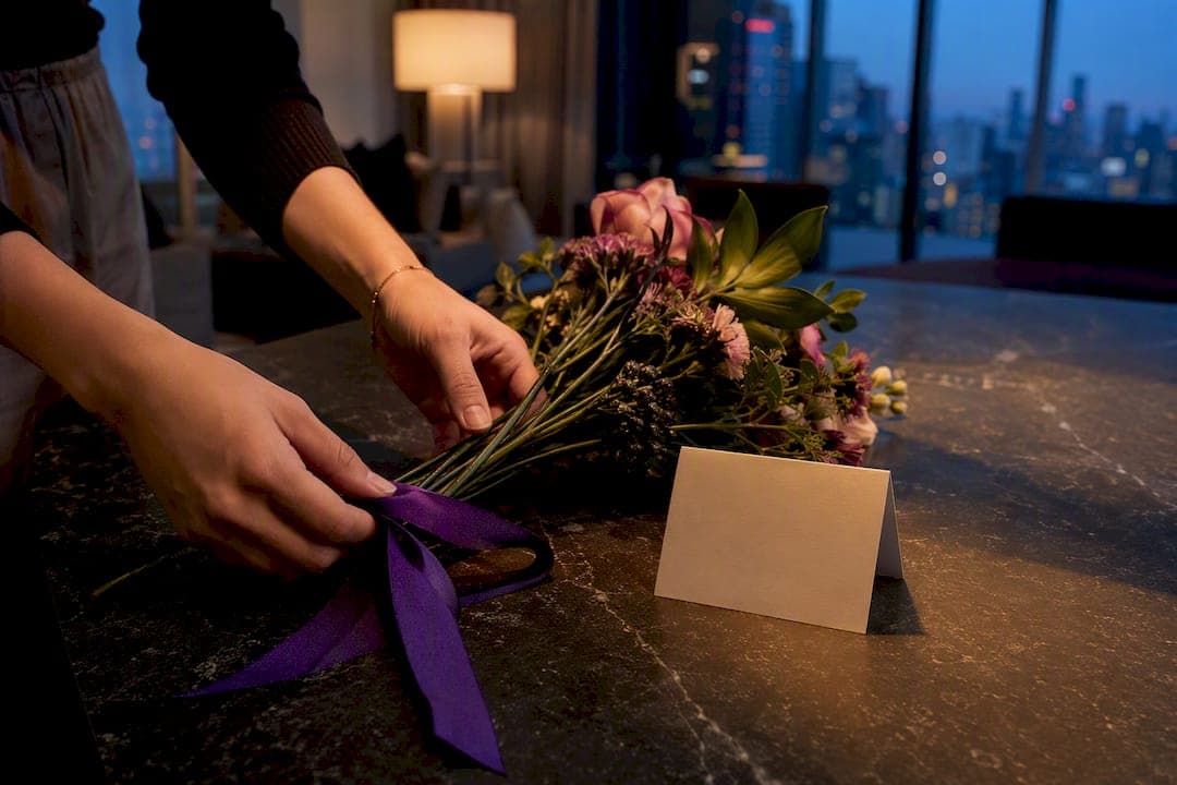 13 Romantic Flowers with One Line Card Messages for Every Occasion